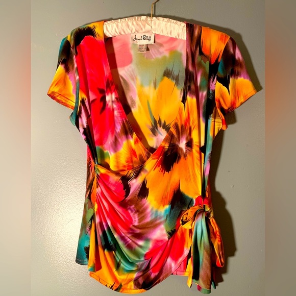 Joseph Ribkoff Tops - Joseph Ribkoff Size 10 short sleeve side wrap tropical print top